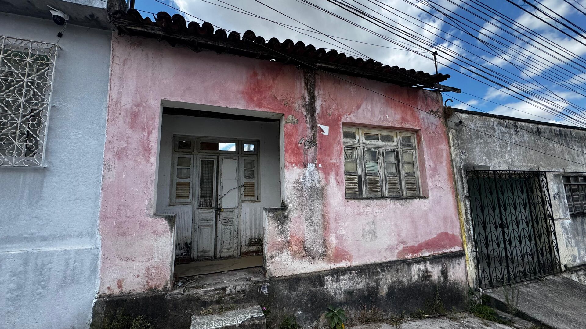 Terreno a venda 6x47 Bairro Santo Antõnio por R$250.000,00 Garanhuns-PE