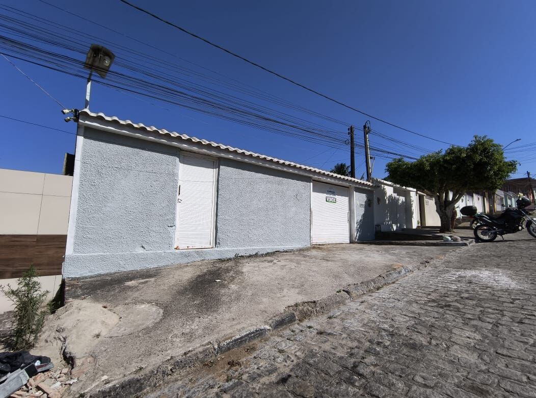 Imagens do imóveis Casa à venda no bairro Aloísio Pinto -R$380.000,00. Garanhuns/PE