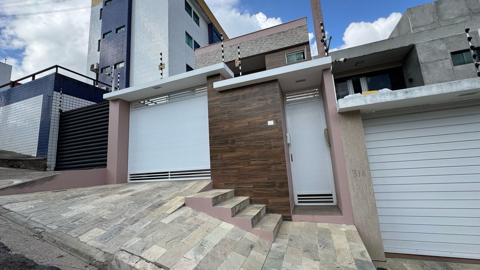 Imagens do imóveis Casa à venda por R$750.000,00 no bairro Heliópolis - Garanhuns/PE