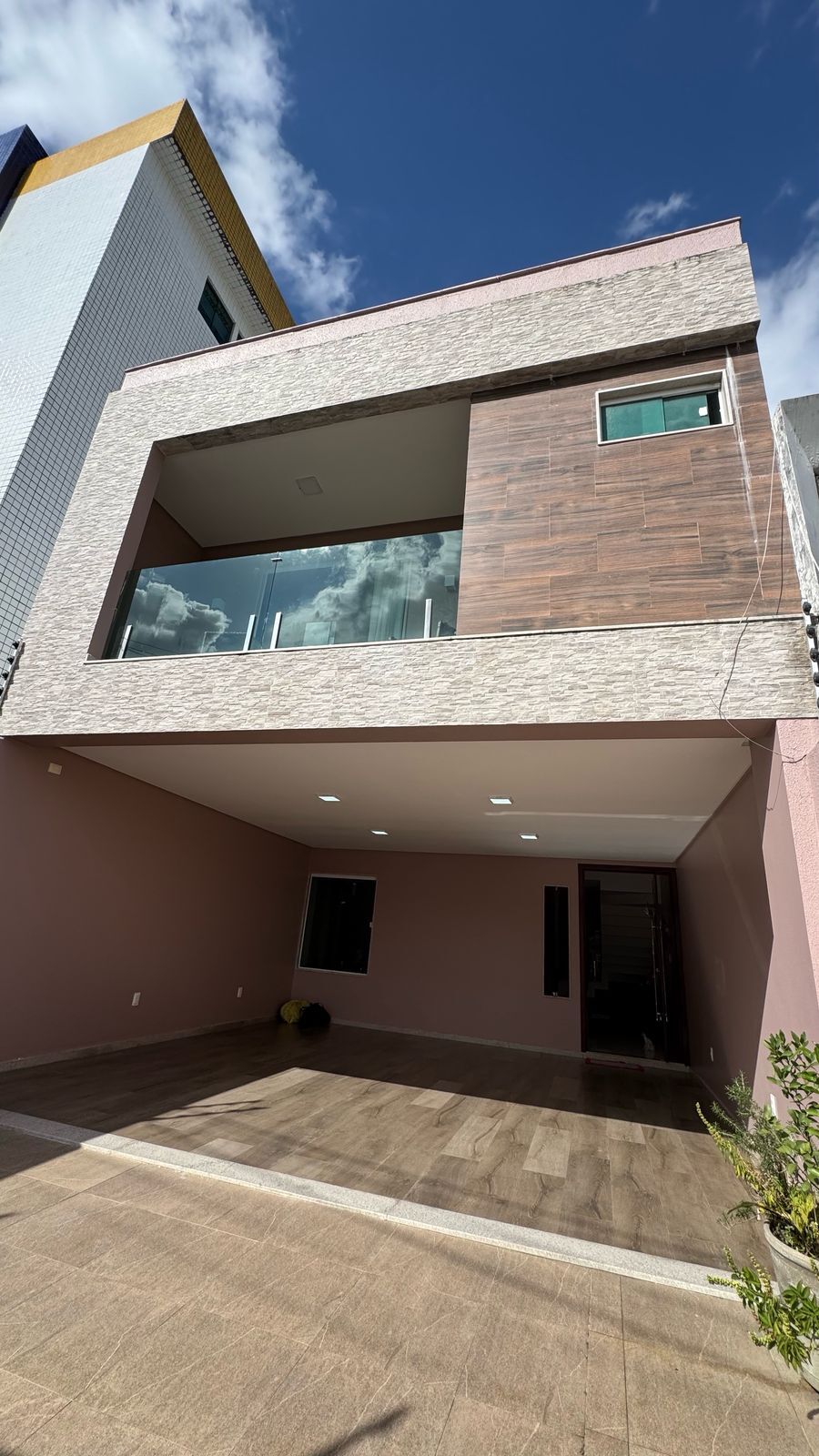 Imagens do imóveis Casa à venda por R$750.000,00 no bairro Heliópolis - Garanhuns/PE
