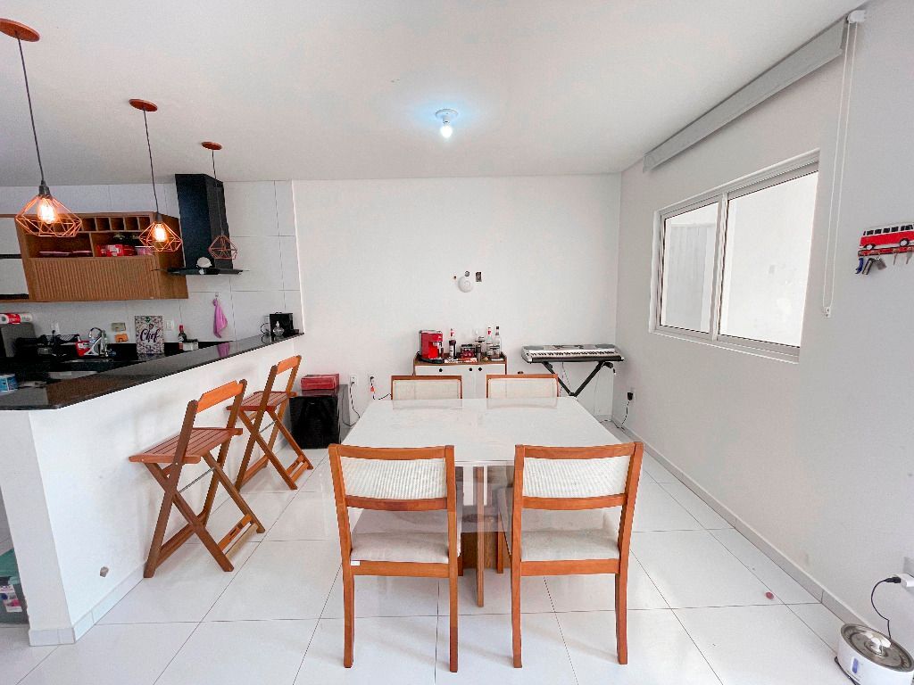 Imagens do imóveis Casa duplex com 3 quartos à venda por R$ 380.000 - Boa Vista - Garanhuns/PE