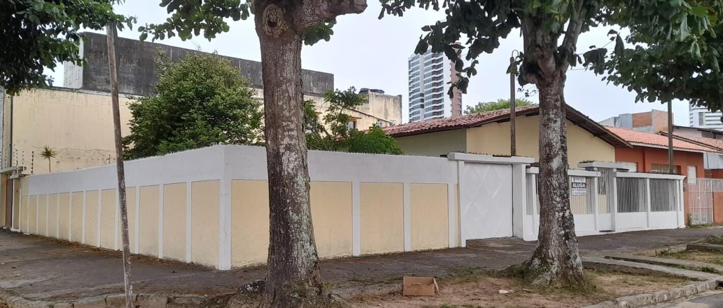 Imagens do imóveis Casa a venda por R$ 2.290.000  no bairro da Heliópolis