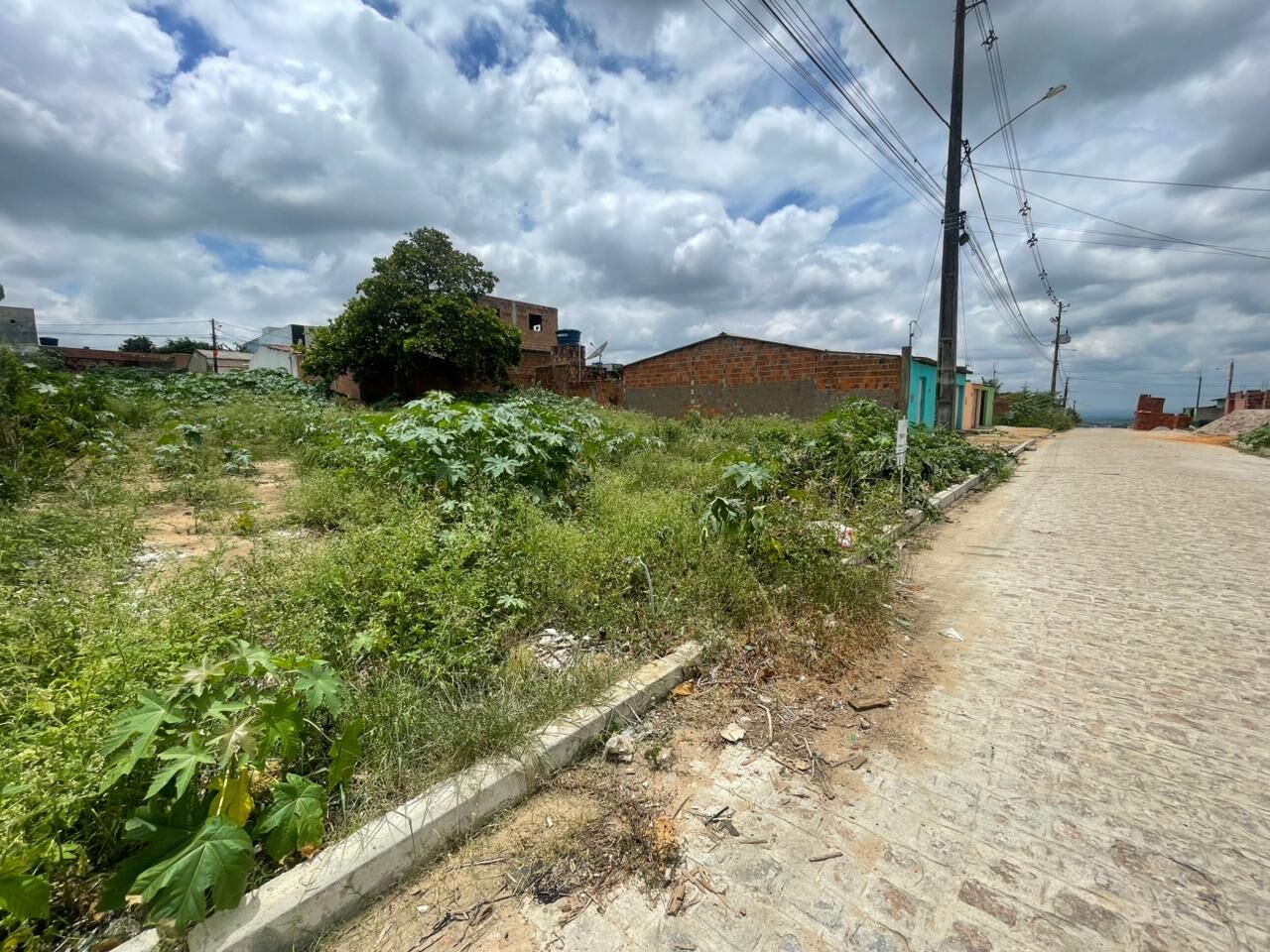 Imagens do imóveis 04 Terrenos à venda Dom Helder Cãmara por apenas R$190.000,00 rua pavimentada