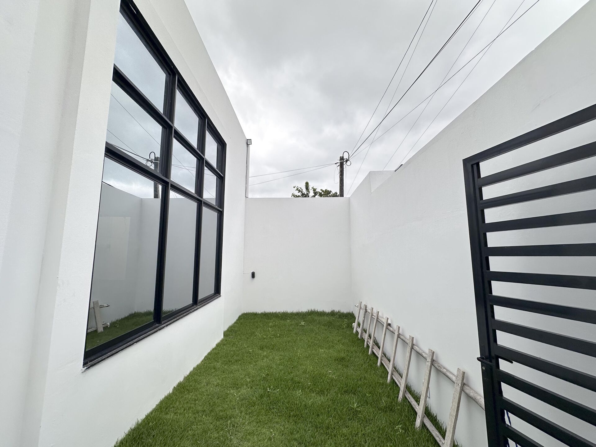 Imagens do imóveis Sala Comercial aluguel por R$ 1.500,00 no bairro Aloisio Pinto