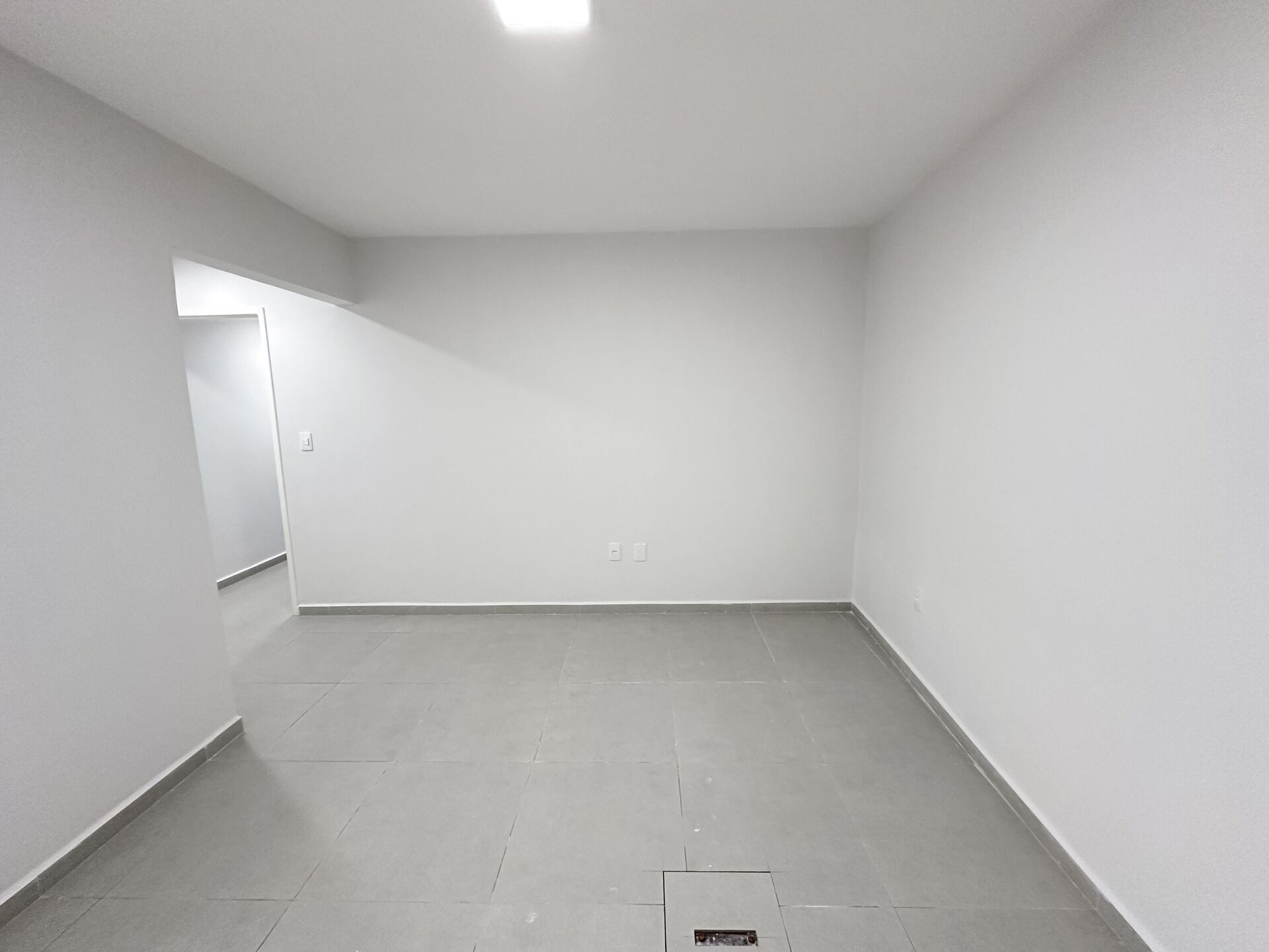 Imagens do imóveis Sala Comercial aluguel por R$ 1.500,00 no bairro Aloisio Pinto