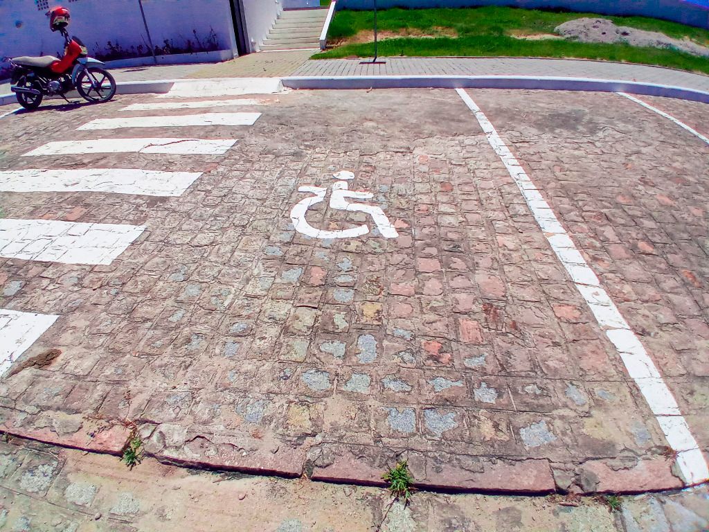 Imagens do imóveis Terreno à venda, 480 m² por R$ 160.000,00 - Condomínio Morada Nobre - Garanhuns/PE