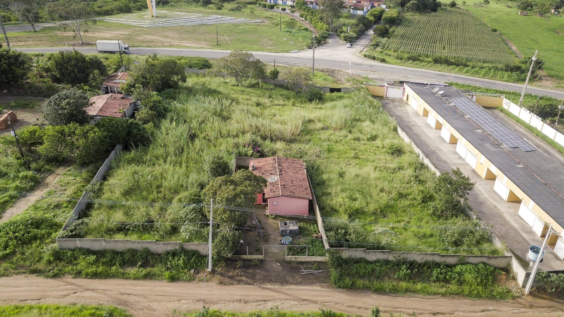 Imagens do imóveis Terreno a venda por R$ 140.000,00 no bairro Severiano Moraes Filho