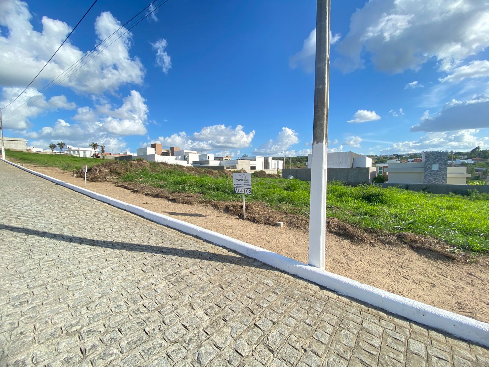 Imagens do imóveis Terreno á venda 420m², por R$150.000,00 no  Condomínio Privê Morada Nobre