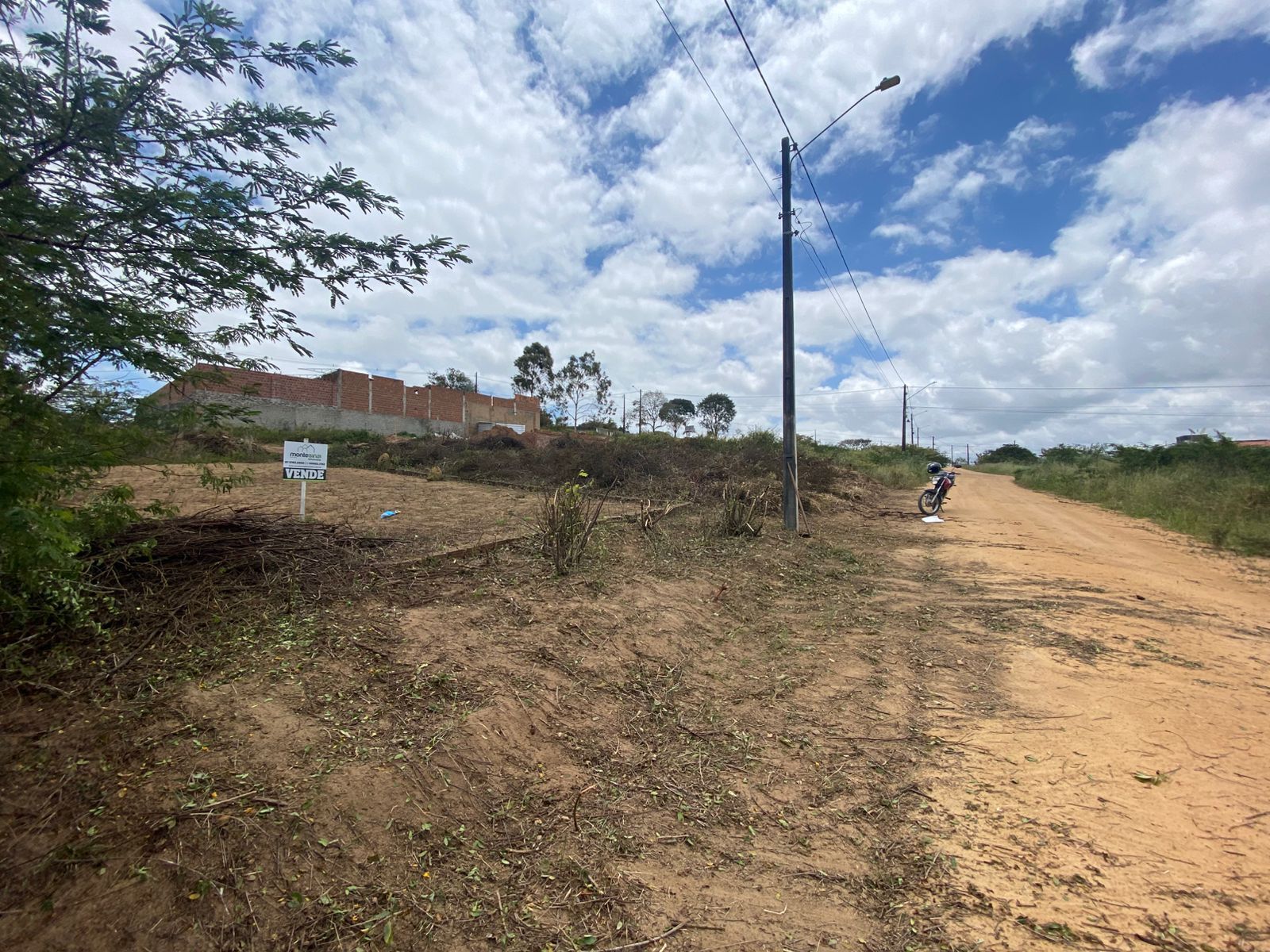 Imagens do imóveis Terreno à venda, 10X25m² por R$ 40.000,00 loteamento Arco Íris- Em Garanhuns