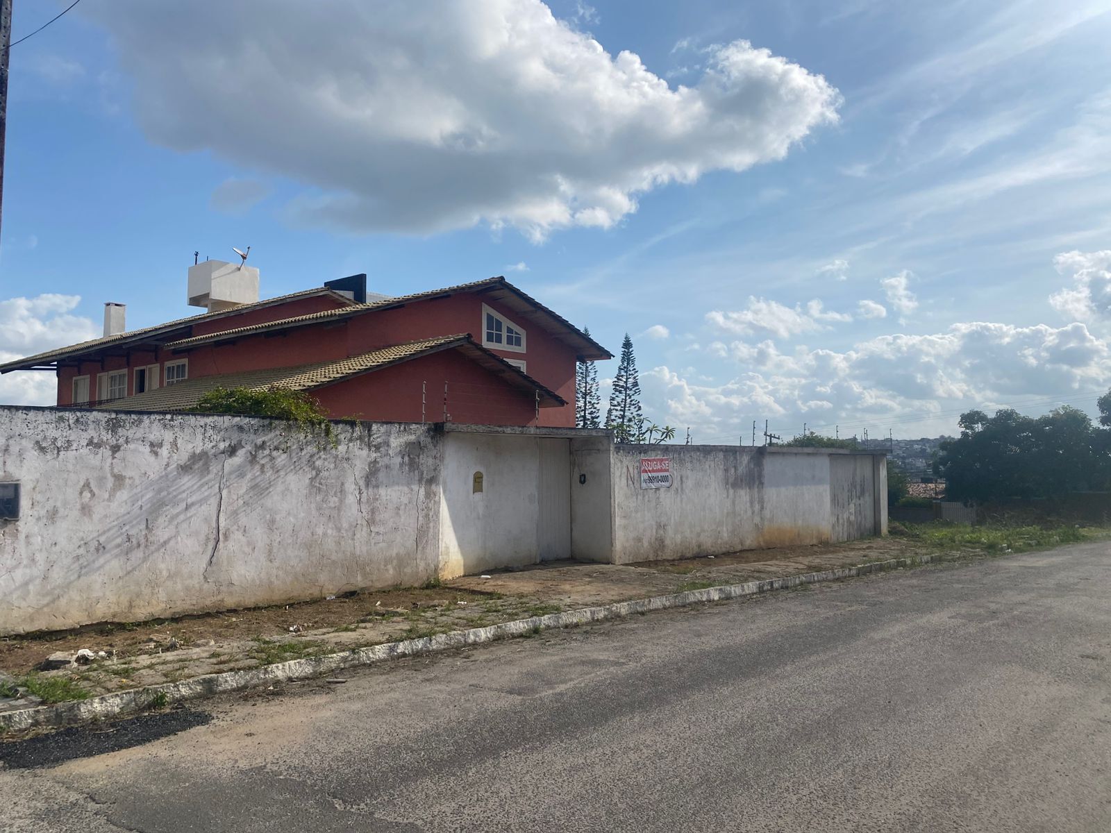 Imagens do imóveis Ampla Casa Comercial para Clínicas e Escritórios por R$10.000,00– Av. José Custódio das Neves, Heliópolis