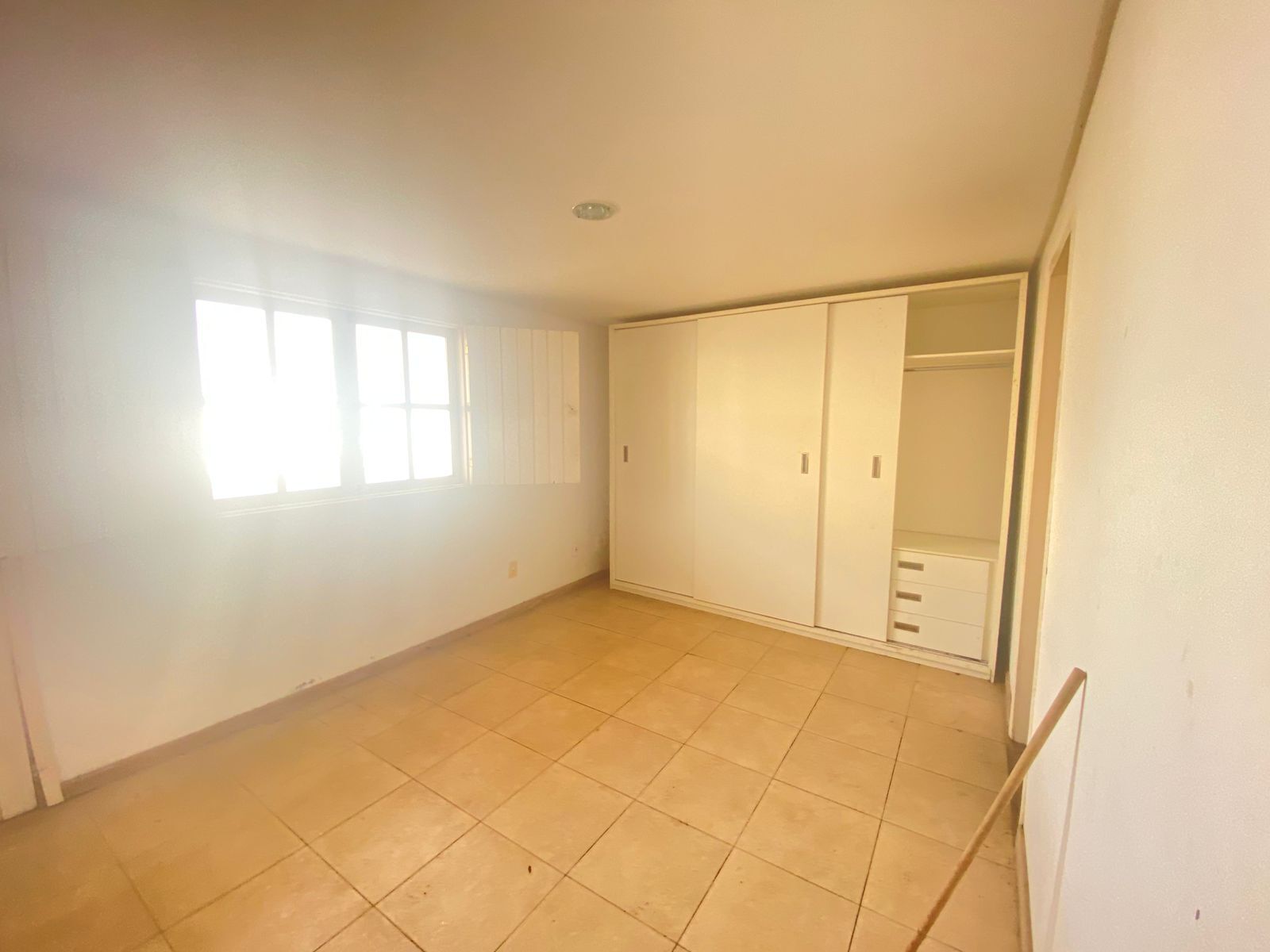 Imagens do imóveis Ampla Casa Comercial para Clínicas e Escritórios por R$10.000,00– Av. José Custódio das Neves, Heliópolis
