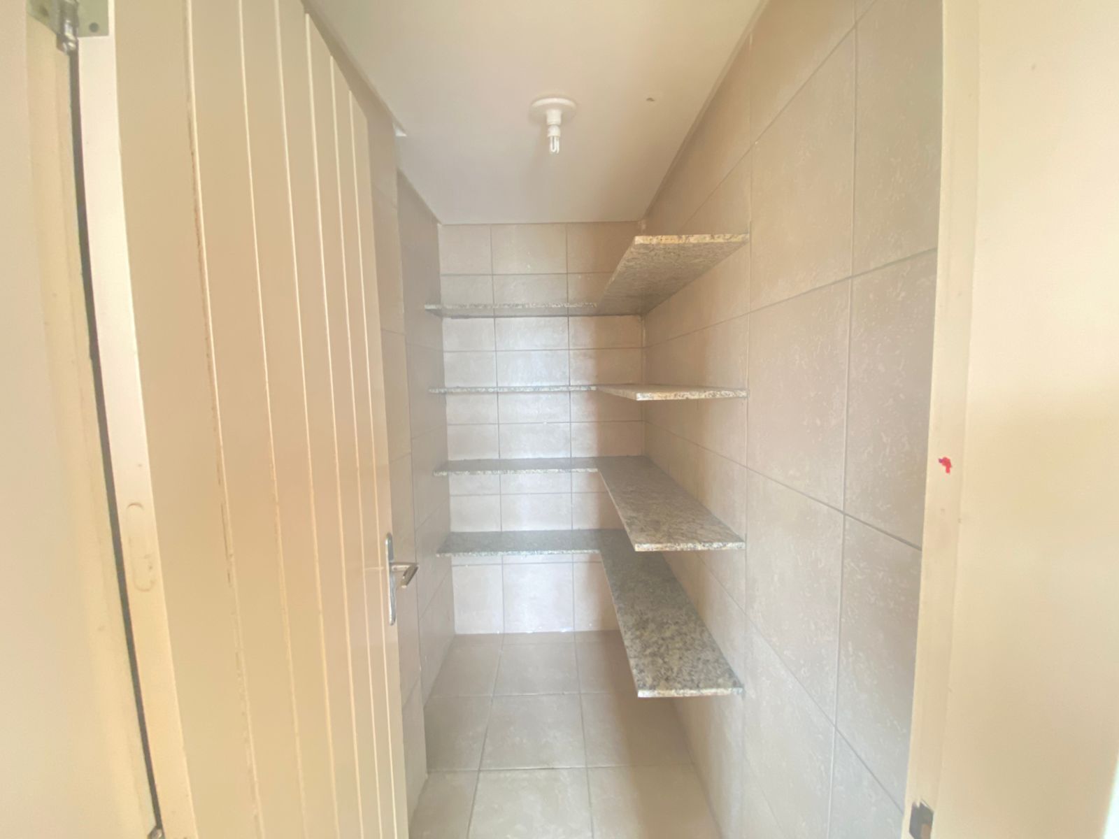 Imagens do imóveis Ampla Casa Comercial para Clínicas e Escritórios por R$10.000,00– Av. José Custódio das Neves, Heliópolis