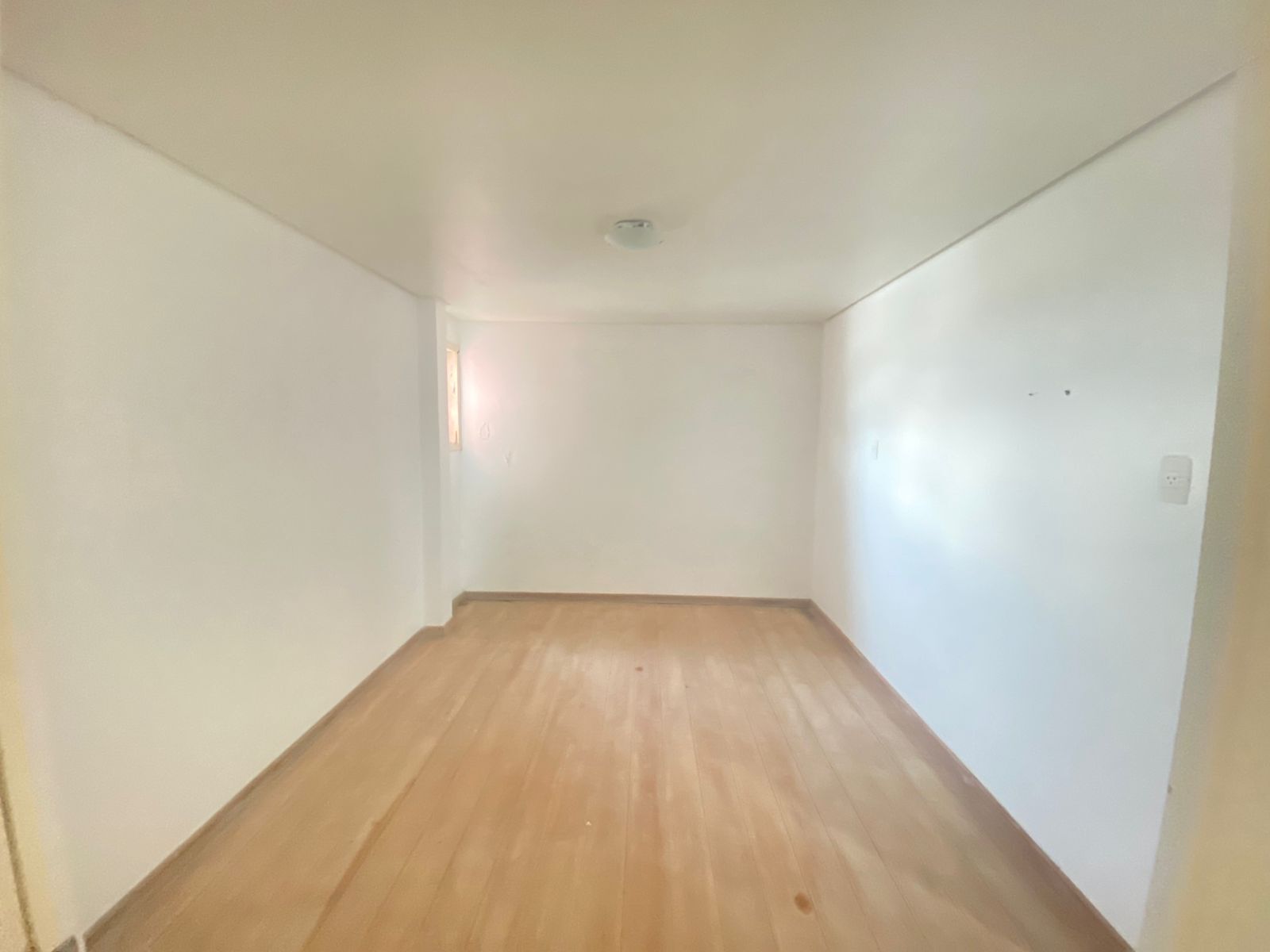 Imagens do imóveis Ampla Casa Comercial para Clínicas e Escritórios por R$10.000,00– Av. José Custódio das Neves, Heliópolis