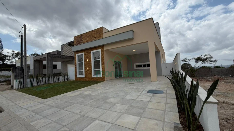 Imagens do imóveis Casa de alto padrão para locação no Condomínio Portal das Colinas por R$4.500,00