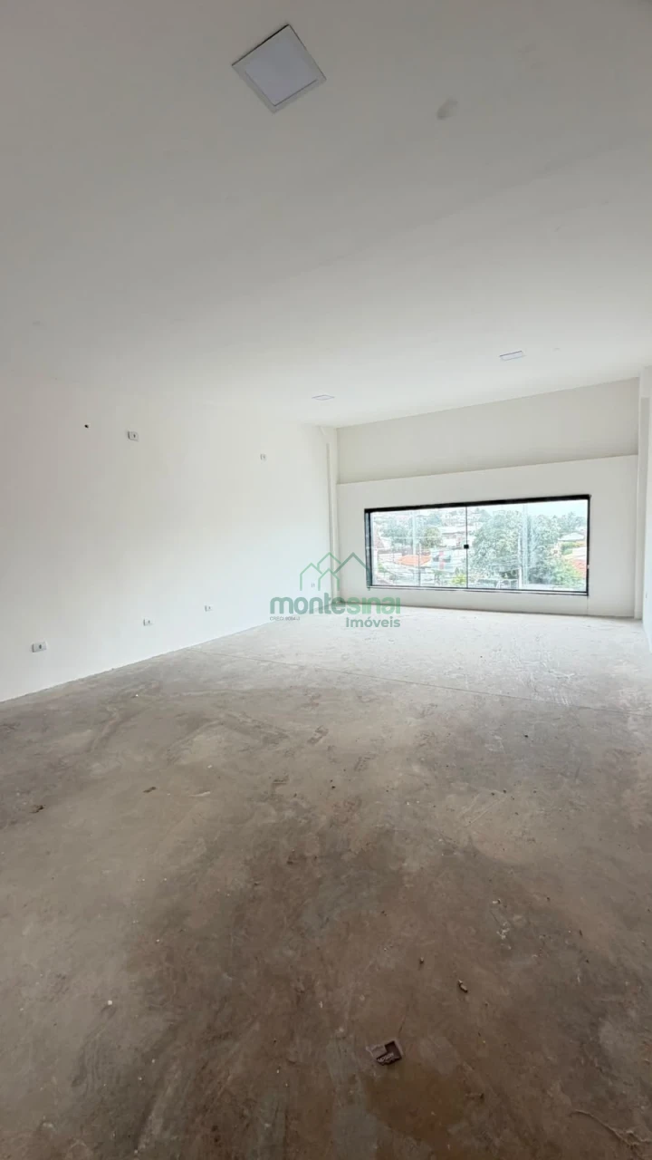 Sala comercial para locação no Heliópolis por R$1.500,00