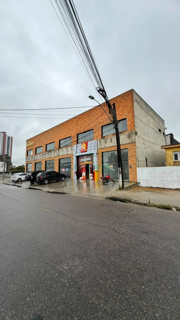 Sala comercial para locação no Heliópolis por R$3.000,00