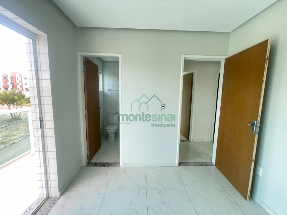Apartamento para locação no Heliópolis com três quartos e varanda por R$2.500,00