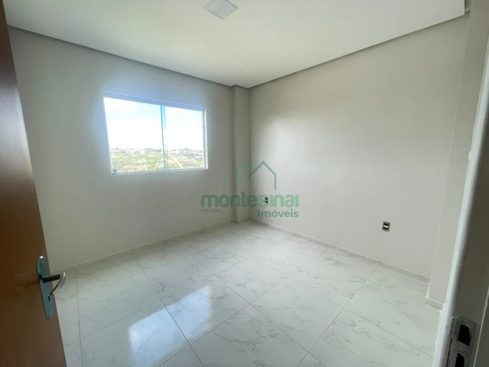 Apartamento para locação no Heliópolis com três quartos por R$2.500,00