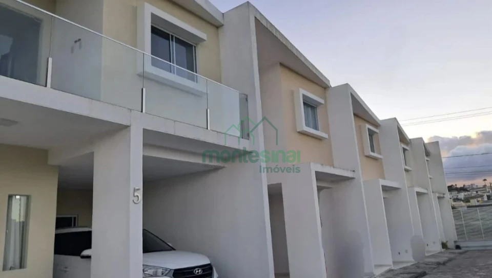 Imagens do imóveis Casa Duplex à Venda  Boa vista R$385.000,00
