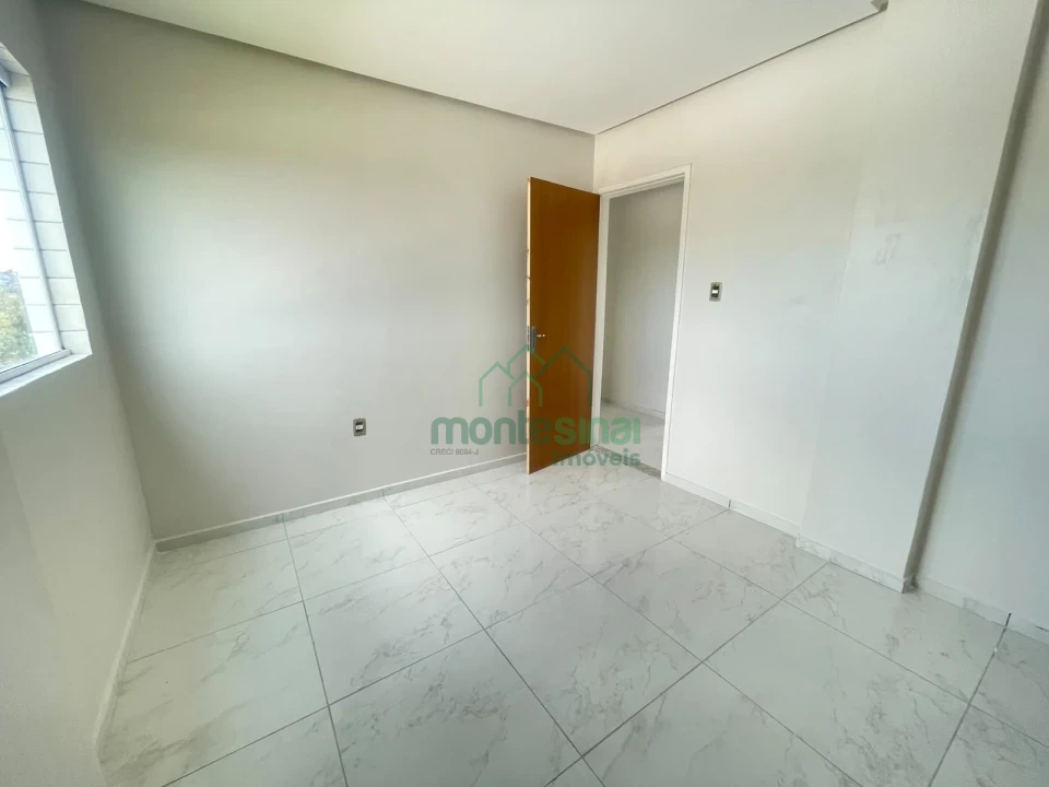 Apartamento para locação no Heliópolis com três quartos por R$2.500,00