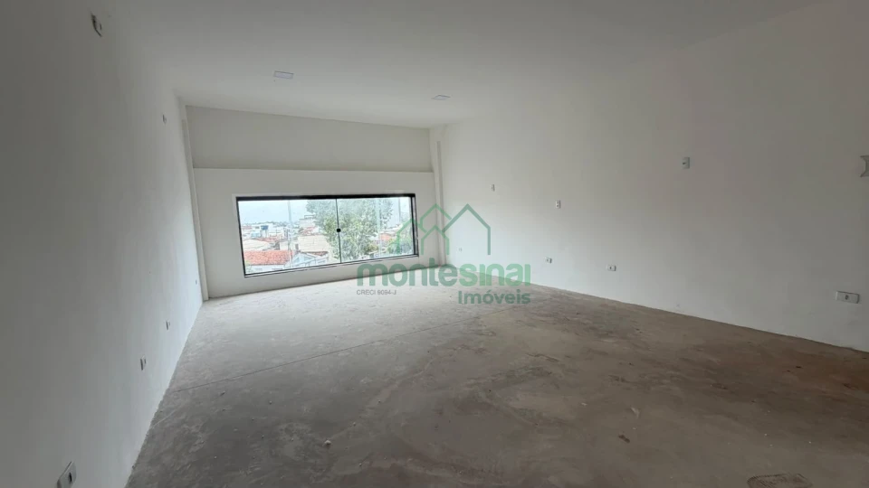 Sala comercial para locação no Heliópolis por R$1.500,00