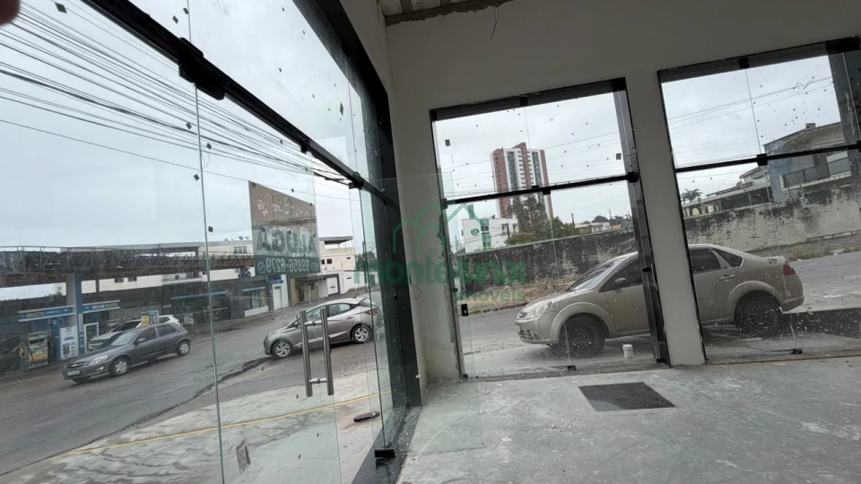 Sala comercial para locação no Heliópolis por R$3.000,00