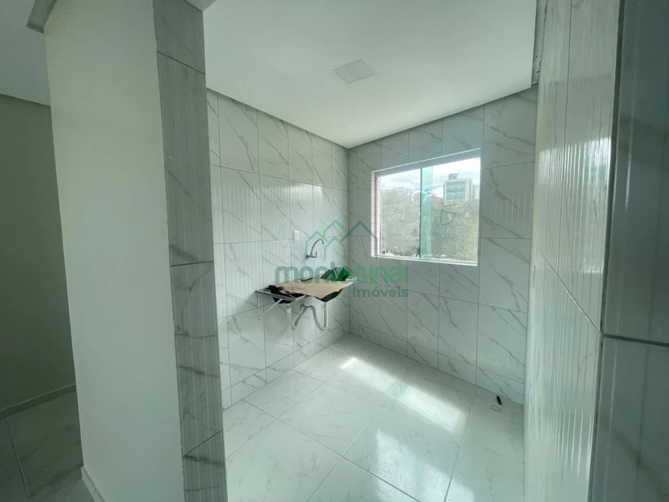 Apartamento para locação no Heliópolis com três quartos por R$2.500,00