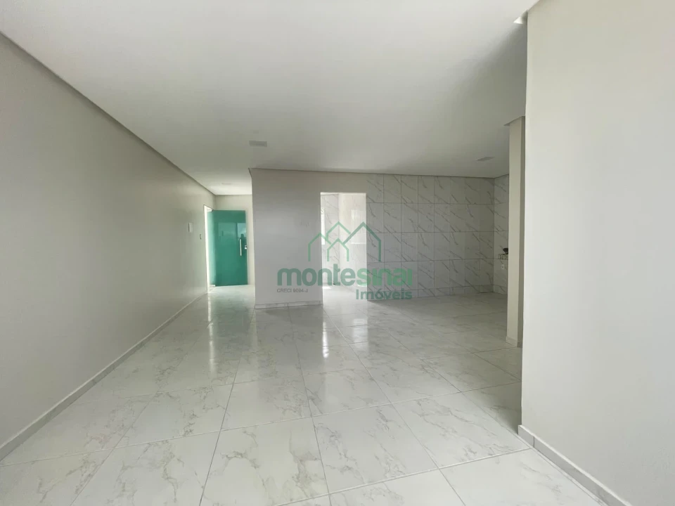 Apartamento para locação no Heliópolis com três quartos e varanda por R$2.500,00