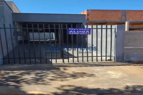 Casa - 01 dormitório  - Rua Carlos Maggi n° 94  B