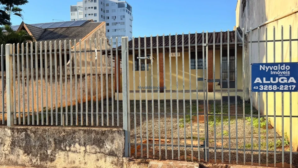 Imagens do imóveis Casa Frente (2 dormitórios) Rua Francisco Loures Salinet, 1.285.
