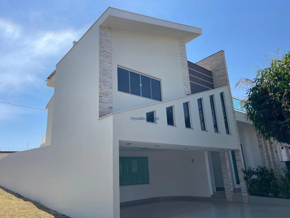 Sobrado Condomínio Moradas do Arvoredo, R. Juscelino Kubitscheck, 377.