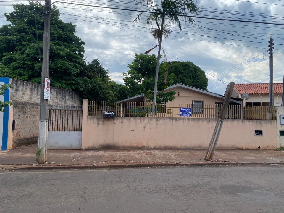 Imagens do imóveis CASA Av. Souza Naves  n° 1595