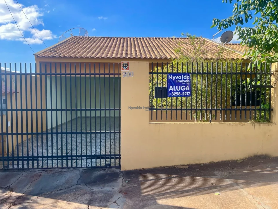 Casa (2 dormitórios) Rua Elvira Maria Aparecida Pelisson Leandro, 200.