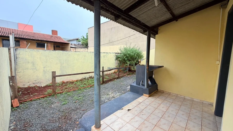 Imagens do imóveis Casa Frente (2 dormitórios) Rua Francisco Loures Salinet, 1.285.