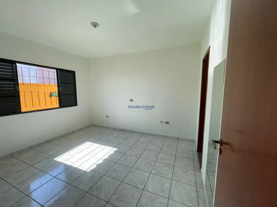 Casa (2 dormitórios) Rua Elvira Maria Aparecida Pelisson Leandro, 200.
