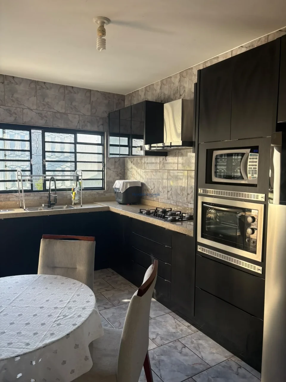 Imagens do imóveis Casa Avenida Senador Souza Naves, 763.