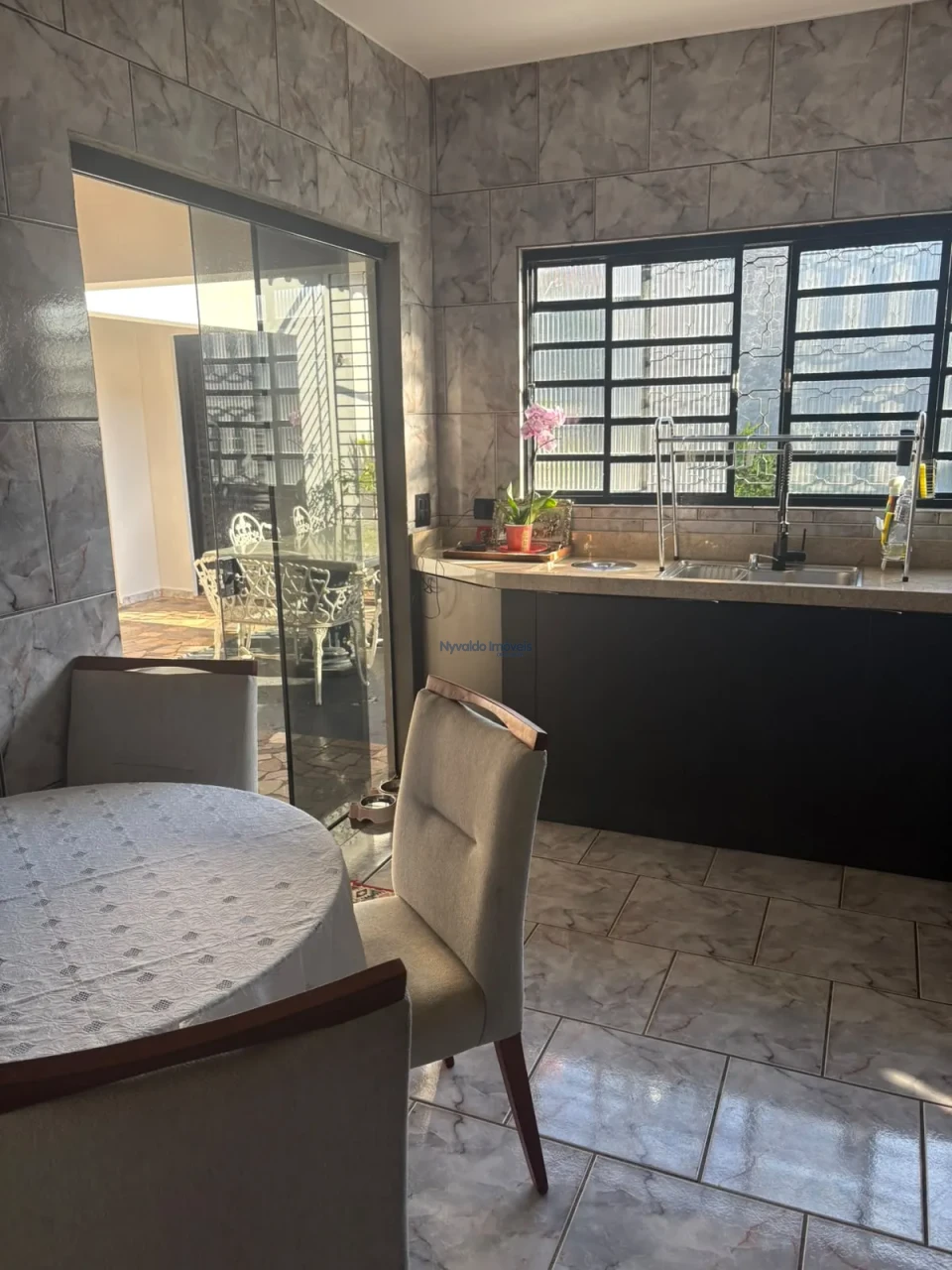 Imagens do imóveis Casa Avenida Senador Souza Naves, 763.