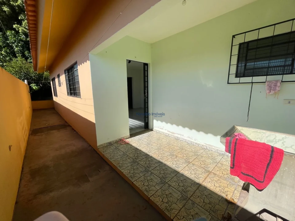 Casa (2 dormitórios) Rua Elvira Maria Aparecida Pelisson Leandro, 200.