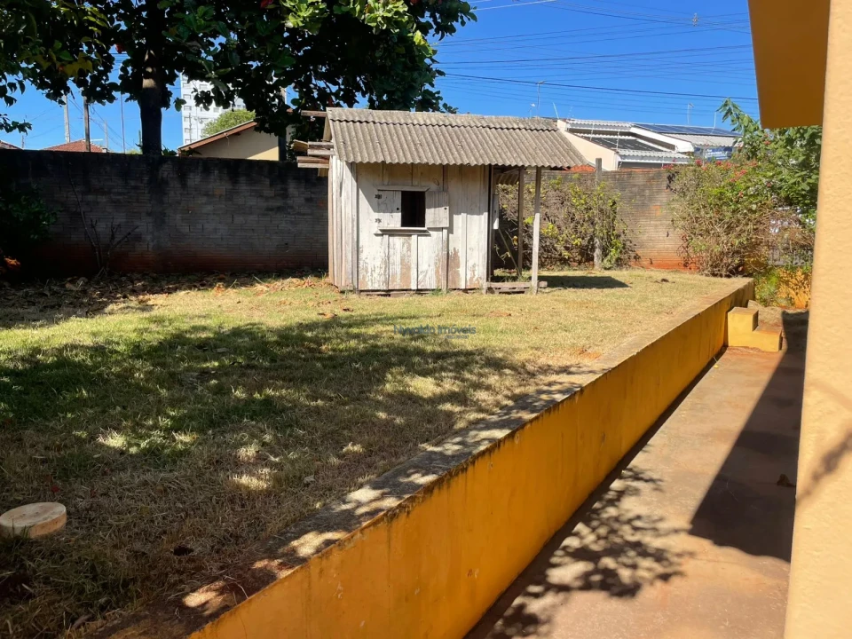 Casa (2 dormitórios) Rua Elvira Maria Aparecida Pelisson Leandro, 200.
