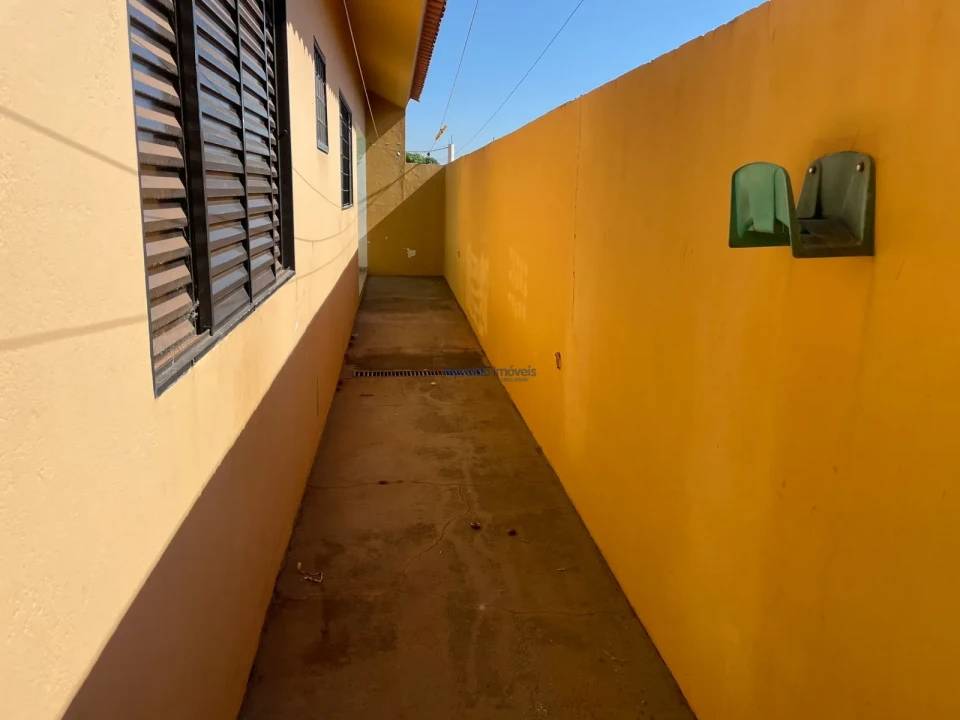 Casa (2 dormitórios) Rua Elvira Maria Aparecida Pelisson Leandro, 200.