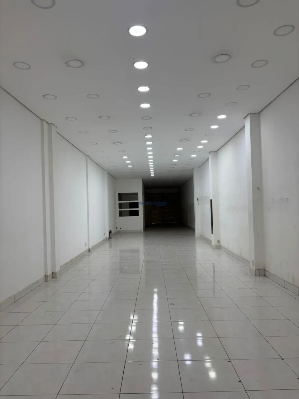 Sala Comercial - Avenida Paraná, 95, Ibiporã-PR.