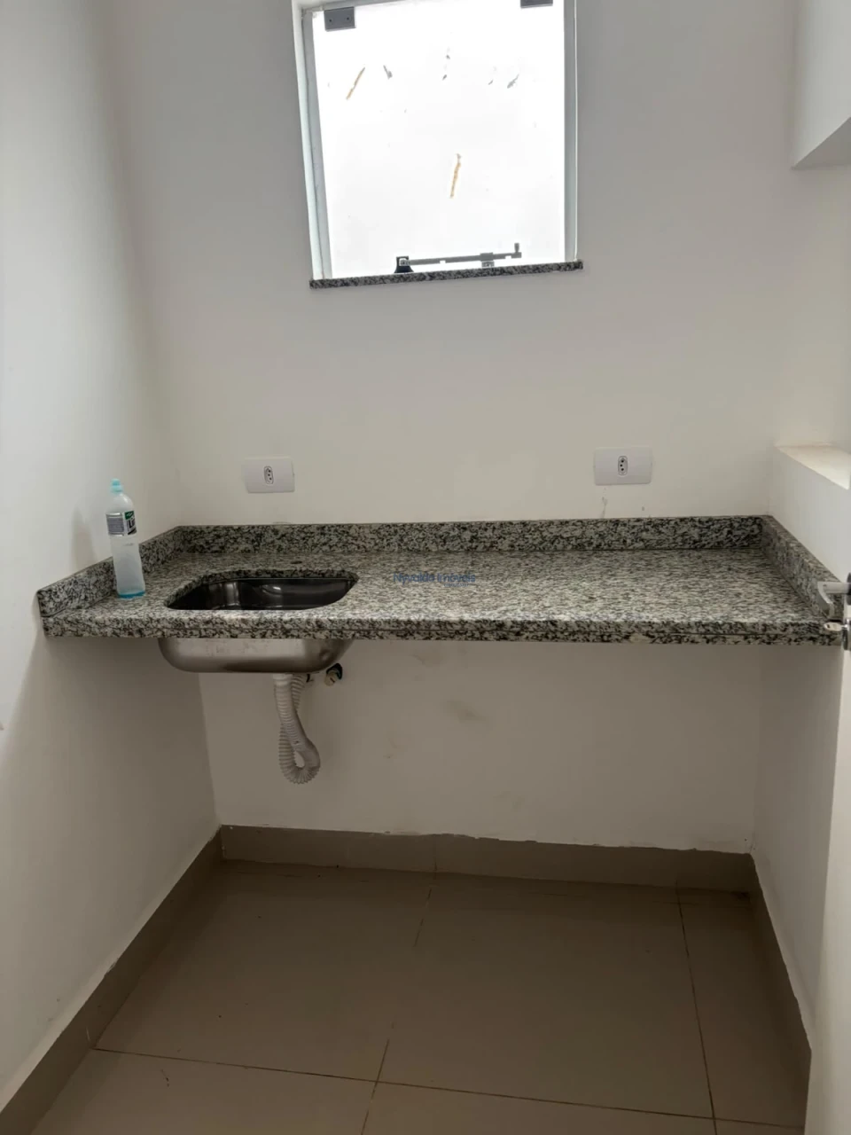 Imagens do imóveis CASA A VENDA - RUA PAULO FRONTIN ,230 - EM AREA COMERCIAL.