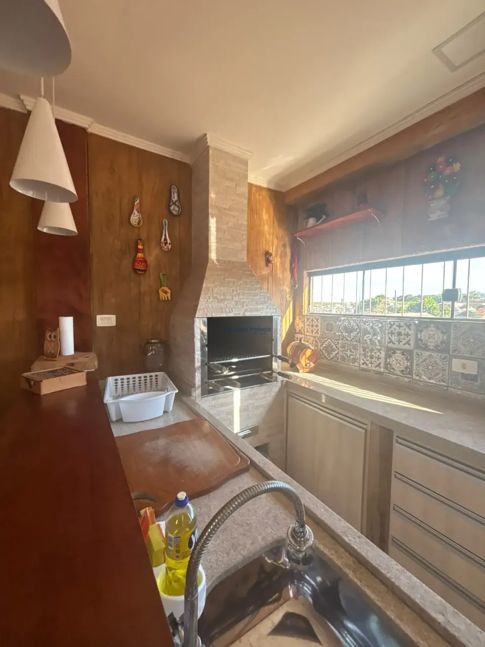 Imagens do imóveis Casa em alvenaria situada à Praça Ciro Ibirá de Barros, 51, Centro de Ibiporã - PR.
