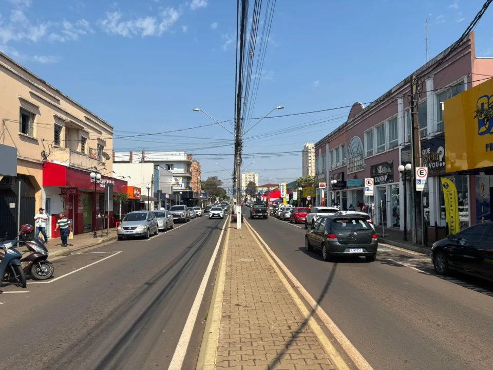 Sala Comercial - Avenida Paraná, 95, Ibiporã-PR.