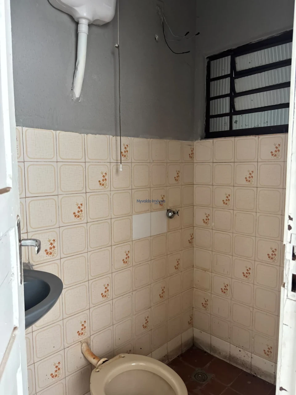Imagens do imóveis CASA A VENDA - RUA PAULO FRONTIN ,230 - EM AREA COMERCIAL.