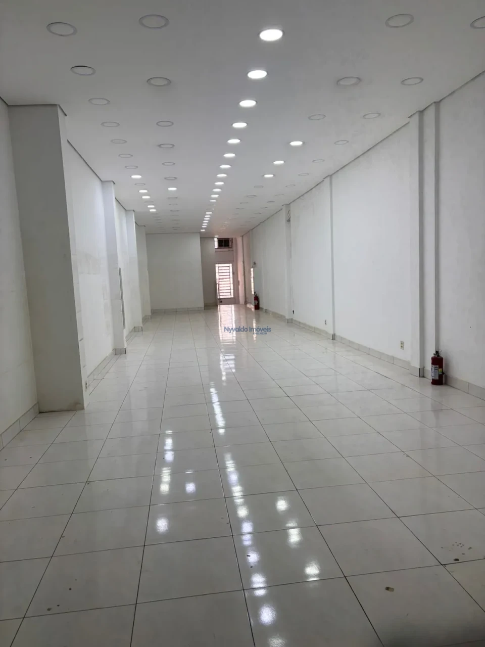 Sala Comercial - Avenida Paraná, 95, Ibiporã-PR.