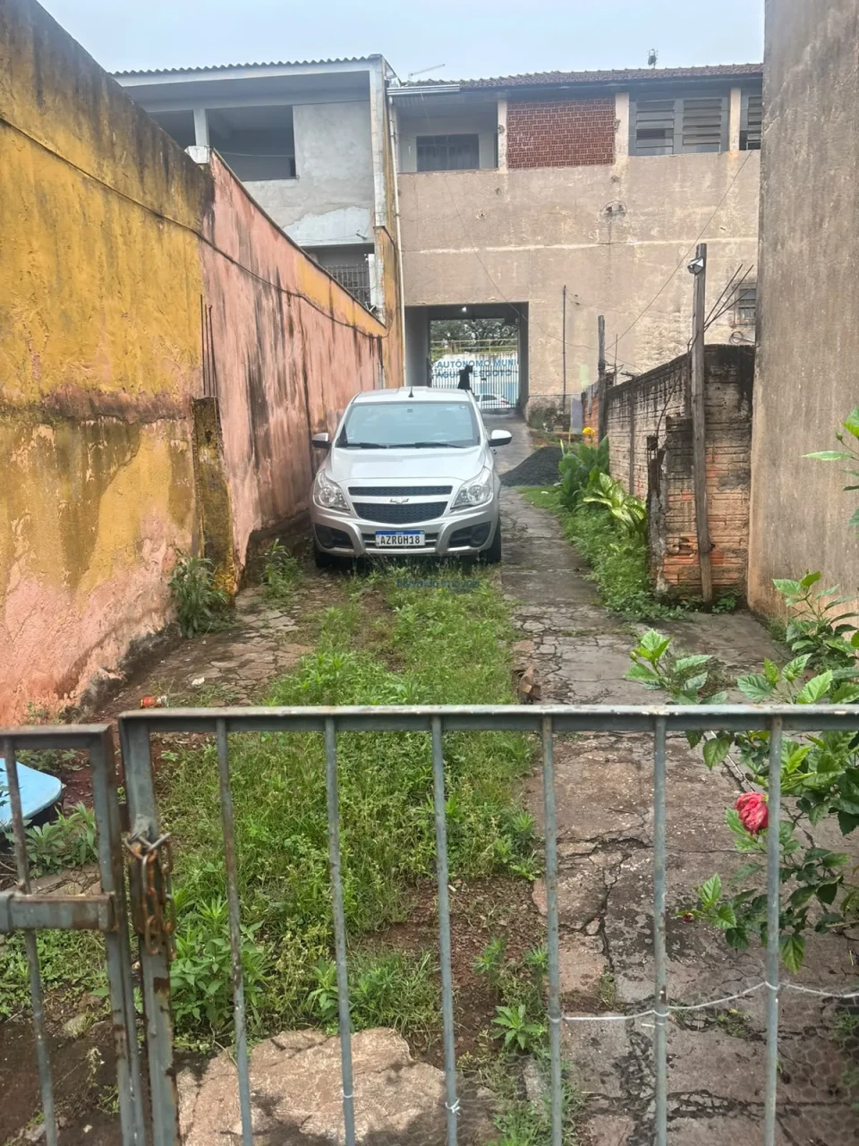 Imagens do imóveis CASA CENTRO FUNDOS DOIS DORMITÓRIOS