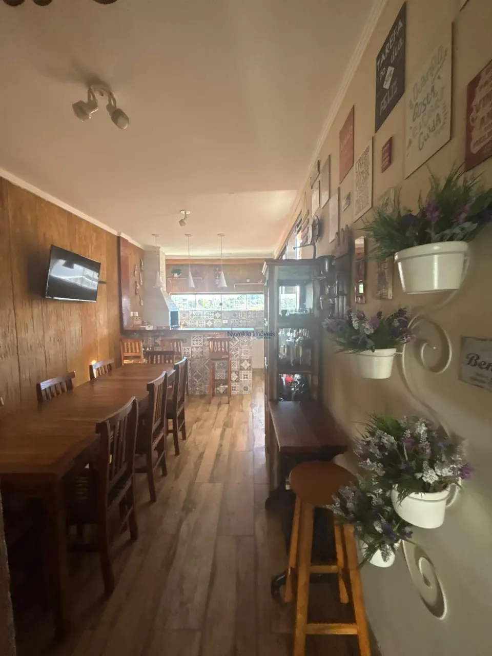 Imagens do imóveis Casa em alvenaria situada à Praça Ciro Ibirá de Barros, 51, Centro de Ibiporã - PR.