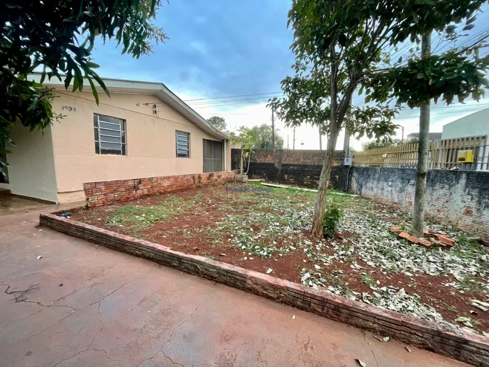 Imagens do imóveis CASA Av. Souza Naves  n° 1595