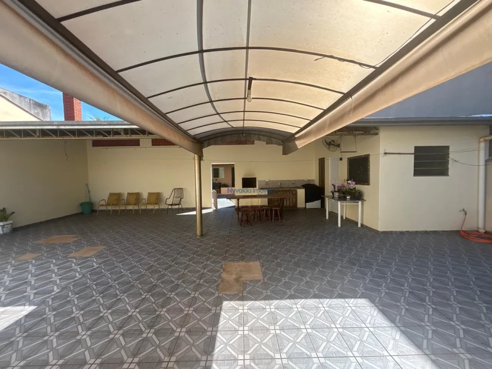 Imagens do imóveis Casa Central em Ibiporã - Rua Sete de Setembro, 339.